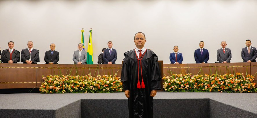 TRE-PR on X: 🤔Já assistiu a uma cerimônia solene de posse? 💁 Hoje, às  14h, toma posse a nova juíza da corte do Tribunal Regional Eleitoral do  Paraná (TREPR), Dra. Flávia da